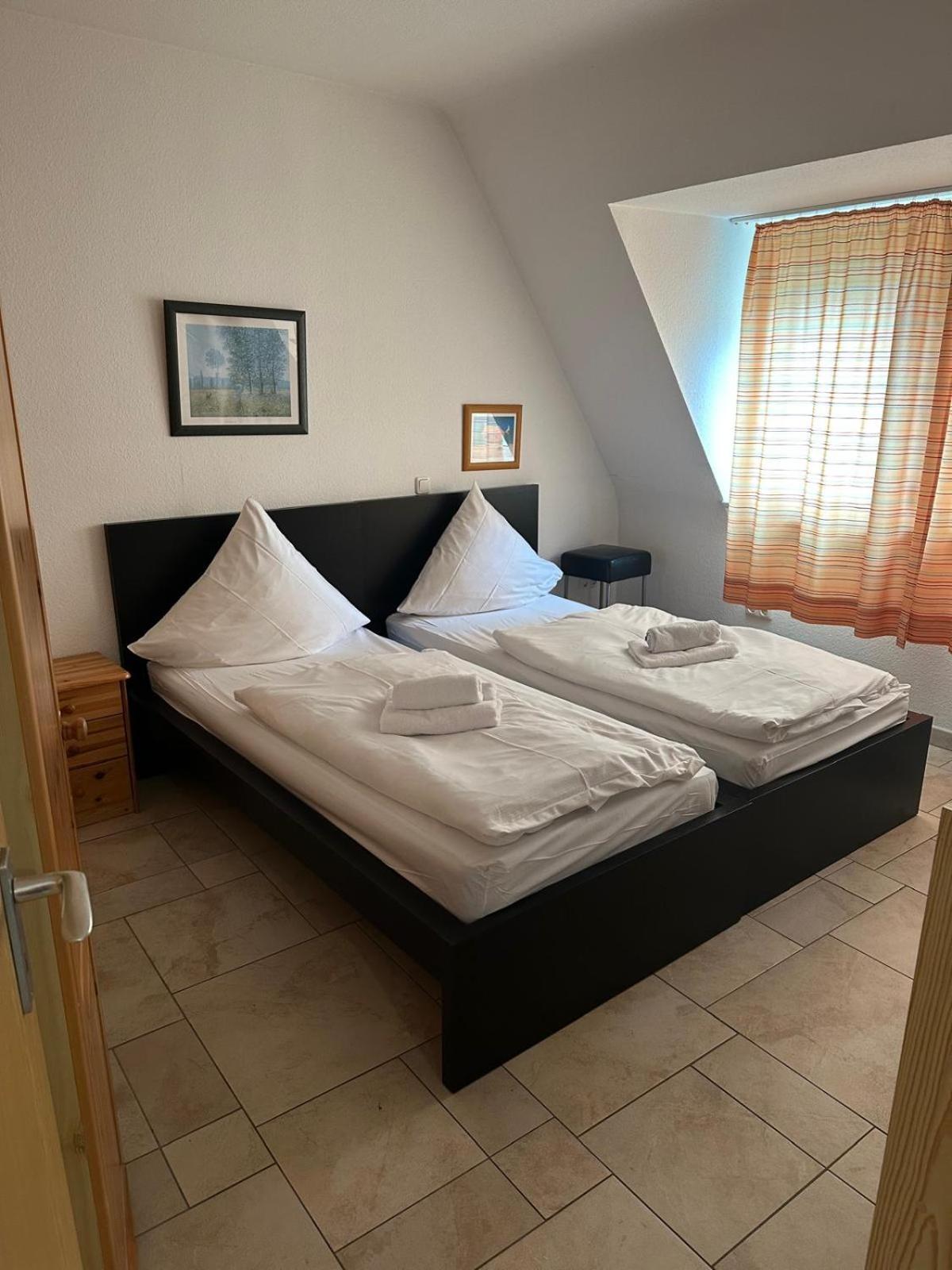 City Center - 4 Room Apartment With Kitchen And 2 Bathrooms Nürnberg Eksteriør billede