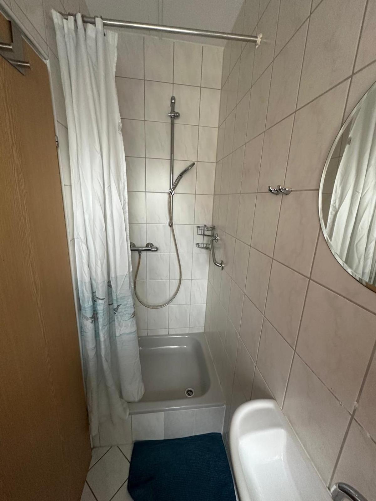 City Center - 4 Room Apartment With Kitchen And 2 Bathrooms Nürnberg Eksteriør billede